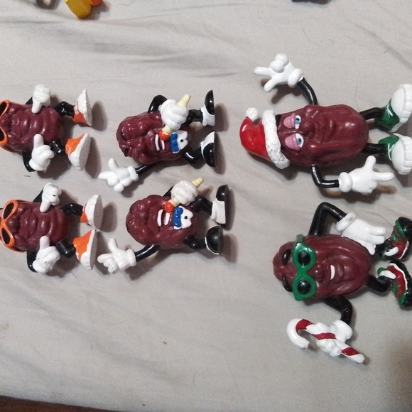California Raisin figurines / toys (asst.) - Picture 2 of 3